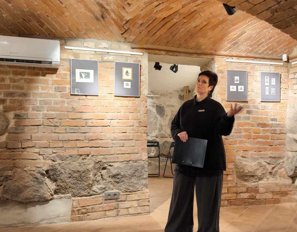 Ekskursija Viktorijos Daniliauskaitės grafikos parodoje „Pasaulis delne“