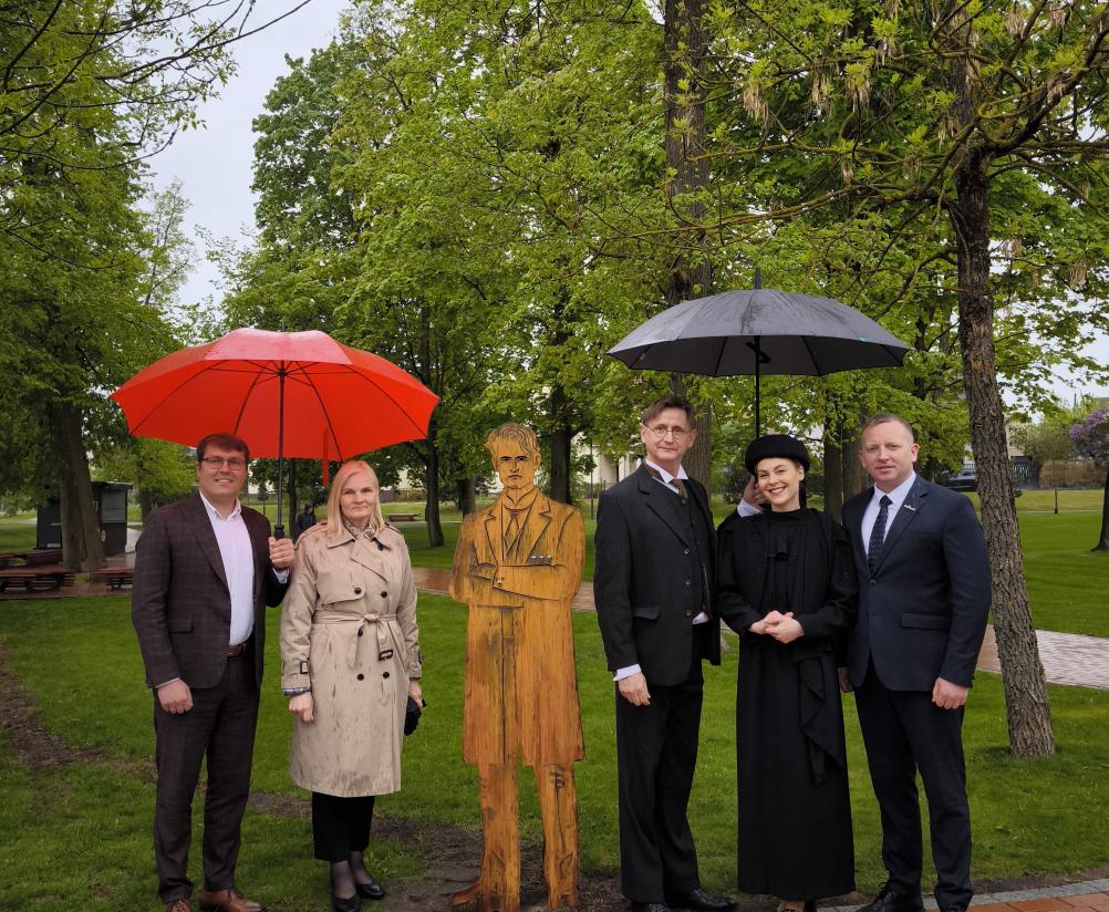 „Epocha per vieną dieną“