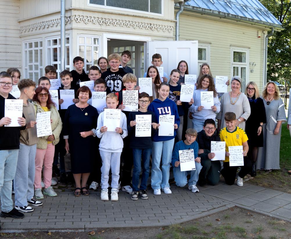 Edukacinis užsiėmimas „Rašymas žąsies plunksna"